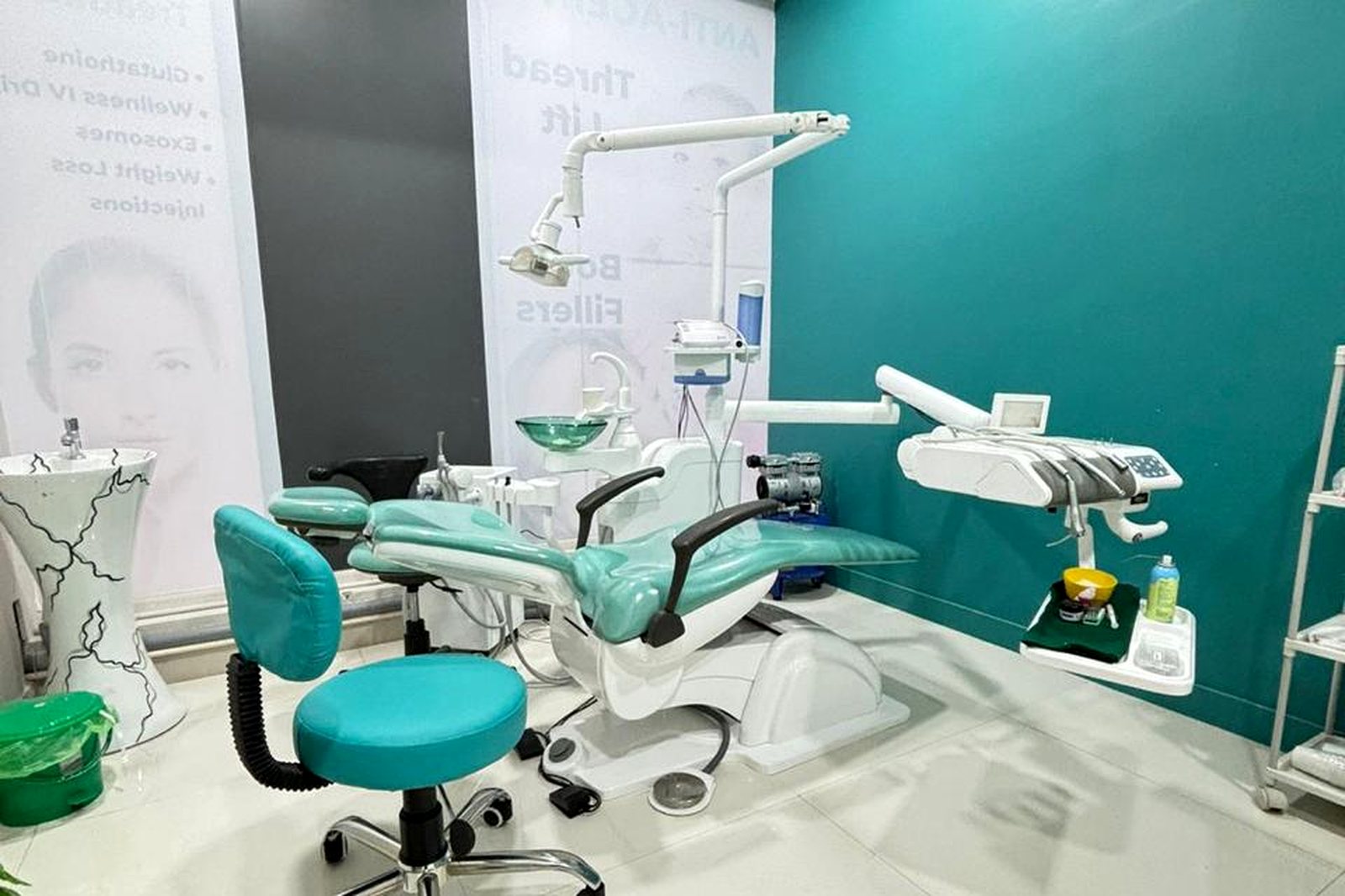 Treatment room at the Aventurine Aesthetics dental unit, Vidyaranyapura Extn, Bangalore